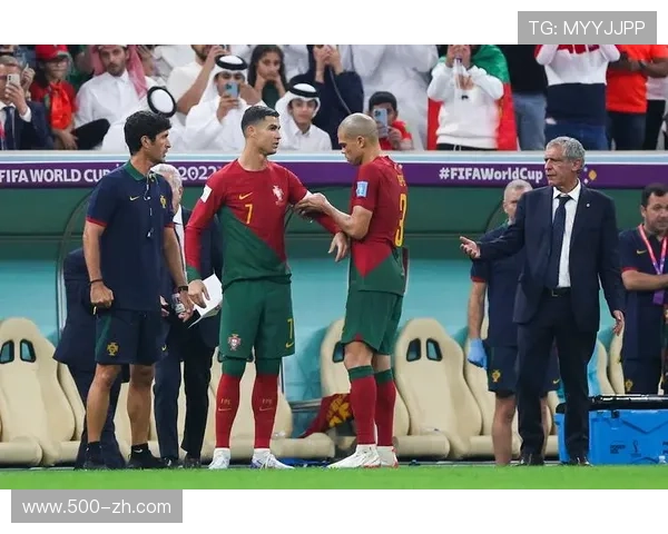 巴西双星命运两极一人称雄世界舞台一人困守替补冷板凳